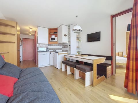 Appartement 2 pièces avec balcon proche des pistes, WIFI gratuit - FR-1-275-97 Apartment in Montvalezan