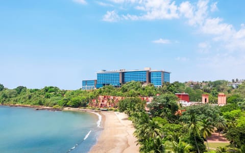 Property building, Facade/entrance, Beach, Beach