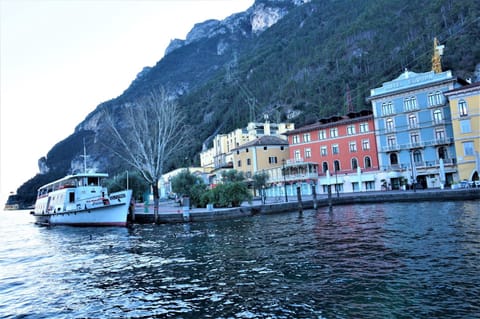 Nearby landmark, Neighbourhood