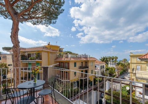 Balcony/Terrace, City view, Street view