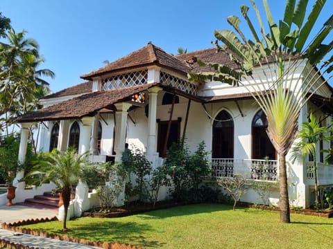 Property building, Facade/entrance, Garden