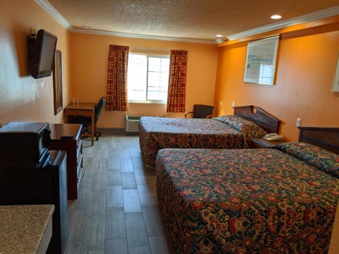 Passport Inn & Suites Motel in Corona