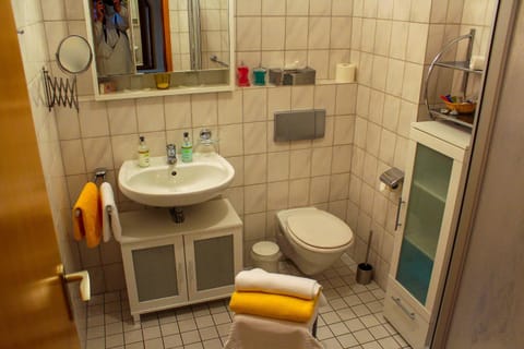 Toilet, Bathroom, Decorative detail