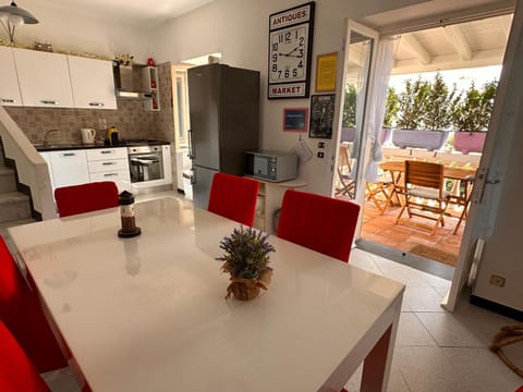 Patio, Balcony/Terrace, Kitchen or kitchenette, Dining area, Breakfast, stove, toaster, kitchen, kitchen