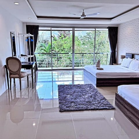 4 bedrooms & bathroom for up to 12 guests 7kms to Patong beach at The Fairways golf villas House in Kathu
