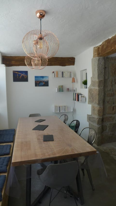 Gîte La Maison Toute de Travers House in Auvergne-Rhône-Alpes