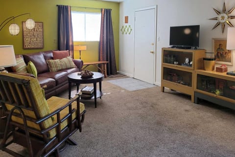 Quaint and Cozy Cottage 3 Mi to Palisade Wineries! House in Colorado