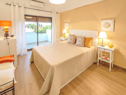 Apartamento Gomes -Free Airco, wiffi & Swimming Pool- by bedzy Apartment in Porches