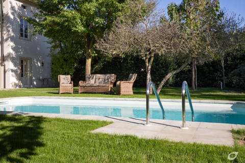 Villa Liberty 1927 heated pool, 2 miles Lucca Chalet in Capannori