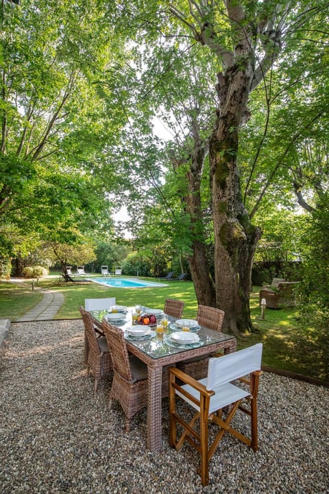 Villa Giardino Lucca heated pool, 2 miles Lucca Villa in Capannori