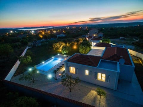 Luxurious Villa in Debeljak with Swimming Pool Villa in Zadar County