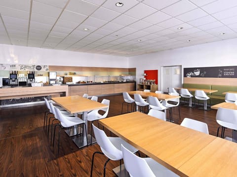 Meeting/conference room, Breakfast