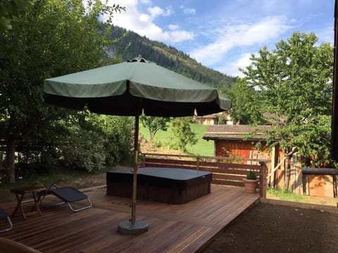 Spacieux T6 avec jacuzzi, sauna et jardin près des commerces et pistes au Grand-Bornand Village - FR-1-467-89 Apartment in Le Grand-Bornand