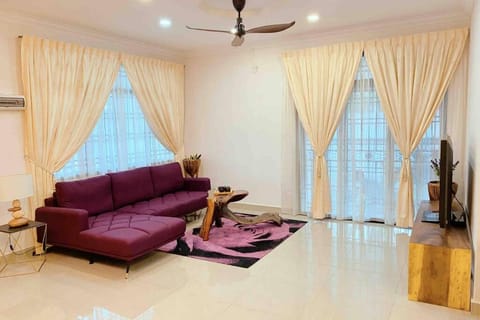 REBECS 12Pax@TebrauCity/Ikea/Toppen/Aeon House in Johor Bahru