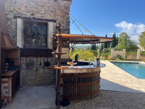 BBQ facilities, Swimming pool