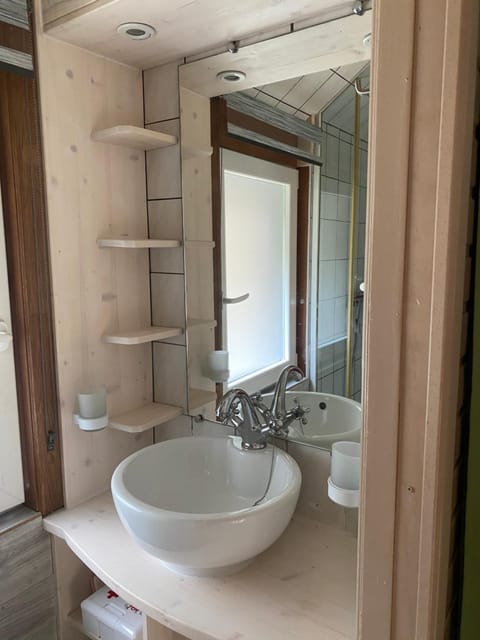 Domaine du Bonsoy--Azur House in Wallonia, Belgium