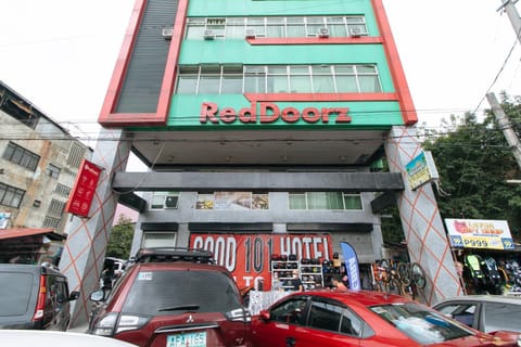 RedDoorz near Quiapo Church Manila Hotel in Manila City