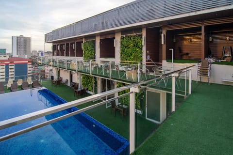 Property building, Swimming pool