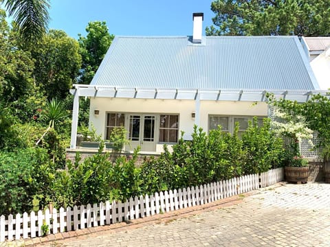 One Oak Guest House Bed and Breakfast in Cape Town