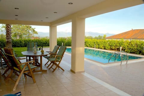 Patio, Garden, Balcony/Terrace, Dining area, Swimming pool