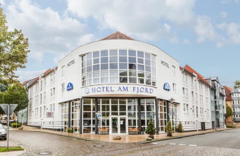 Property building, Facade/entrance, Bird's eye view