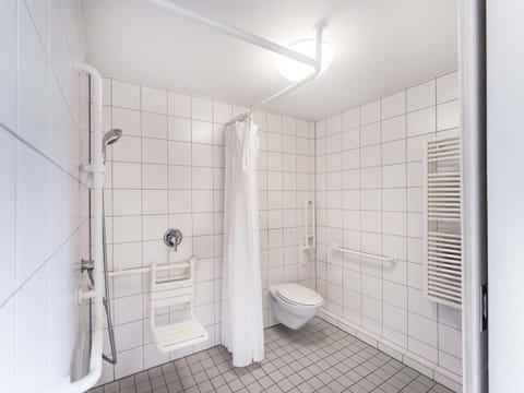 Bathroom, acessibility