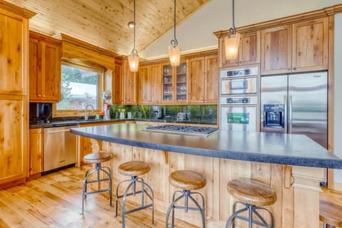 Extraordinary Tahoe-Donner Modern Mountain Home Casa in Truckee