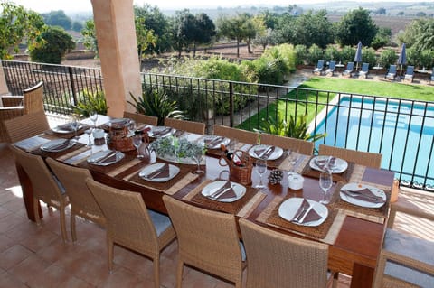 6 bedroom luxury villa just 10 minutes from the playa Chalet in Llevant