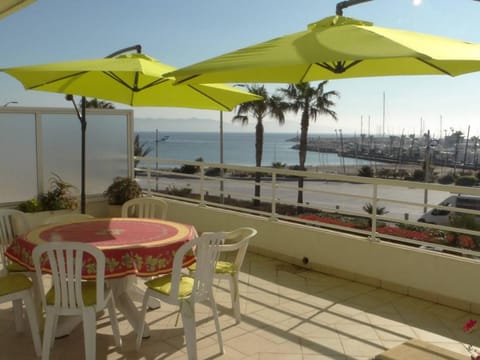 Grand T3 avec terrasse et piscine à Cavalaire-sur-Mer - FR-1-100-187 Apartment in Cavalaire-sur-Mer