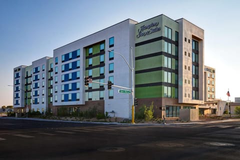 Hampton Inn & Suites Las Vegas Convention Center - No Resort Fee Hotel in Paradise