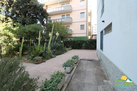 Maremma Holidays - Lamarmora Apartment Condo in Follonica