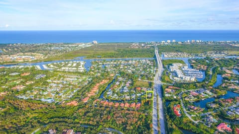 Luxury Modern Waterfront House in BEST Location! King Bed Suite & Close to Beach House in Jupiter