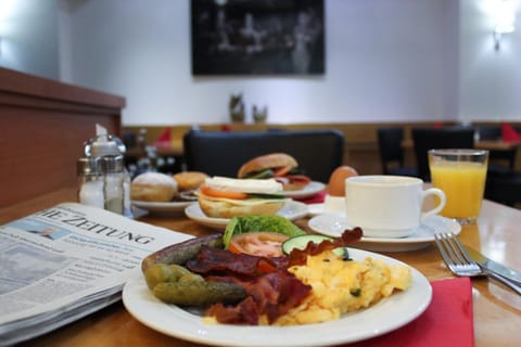 Dining area, Food, Buffet breakfast