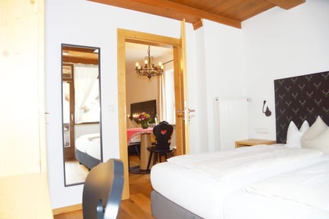 Hotel & Gasthof Fraundorfer Bed and breakfast in Garmisch-Partenkirchen