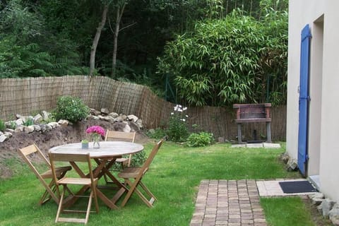 Maison avec jardin clos. Animaux acceptés - Wifi - Proche plages de la Trinité sur Mer et Carnac House in Carnac