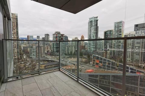 Balcony/Terrace, City view, Street view