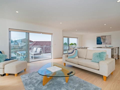 Coastal Pearl - Matarangi Holiday Home House in Auckland Region