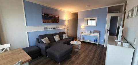 Living room, Photo of the whole room, Seating area