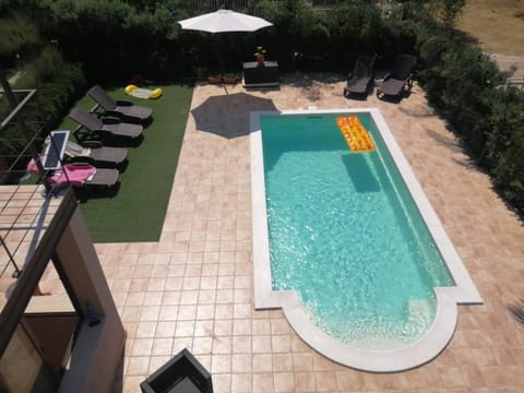 Solarium, Swimming pool, sunbed