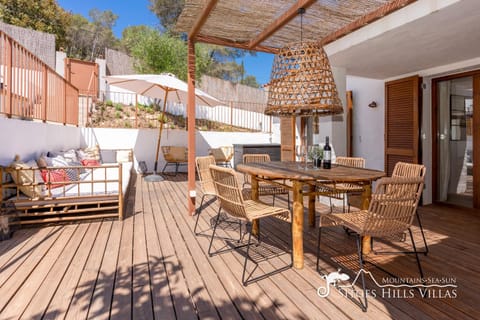 Villa Falco is a beautiful single storey holiday villa with private pool Villa in Garraf