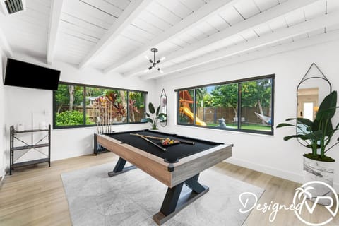 Trendy Renovated 4 BR Home w/ Heated Pool House in Hollywood