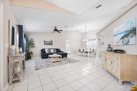 Coquina Dreams, 3 Bedrooms, Private Pool, Sleeps 8 Maison in Palm Coast