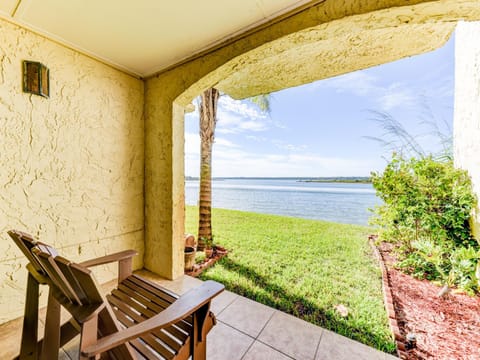 Point Matanzas D3 Apartment in Crescent Beach