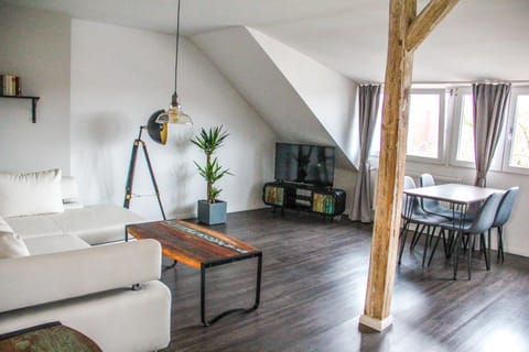 EXKLUSIVE 2 Zi. Dachgeschosswohnung in Top Lage! Apartment in Bremen