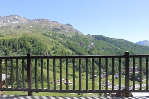 Balcony/Terrace, Mountain view