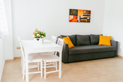 Communal lounge/ TV room, Lounge or bar