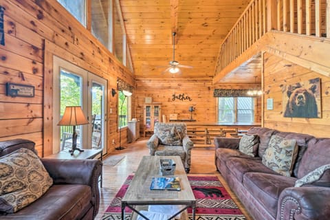 Smoky Mountain Cabin with Hot Tub Near Pigeon Forge Casa in Pigeon Forge