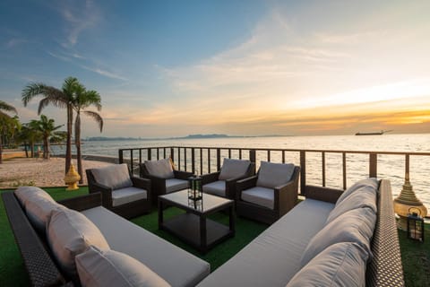 Gala Beachfront Villa Villa in Pattaya City