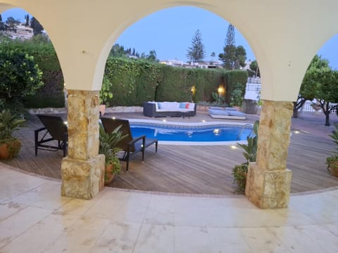 SUMMER OFFERS! Fabulous Luxury Villa near the Beach Sleeps 8 Villa in Benalmadena