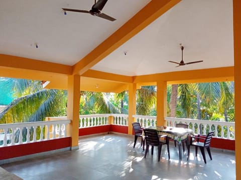 Shalom Guest House Bed and Breakfast in Candolim